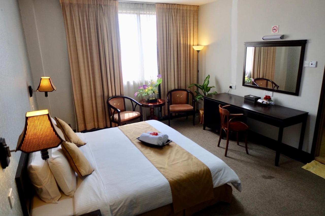 Carlton Hotel Шах-Алам Экстерьер фото
